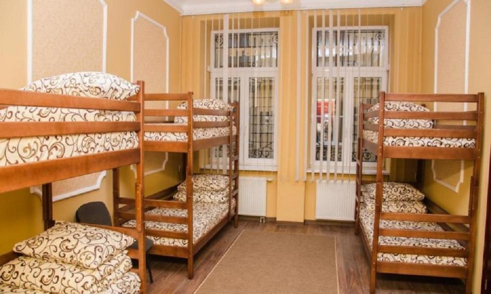 подобова оренда ліжок та кімнат в квартирі Львів