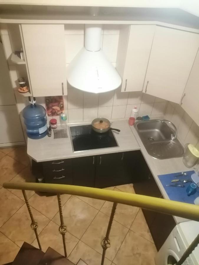 подобова оренда ліжок та кімнат в квартирі *