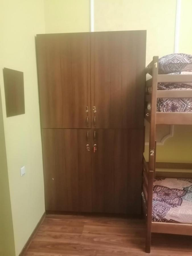 подобова оренда ліжок та кімнат в квартирі * Львів